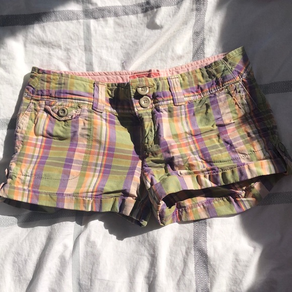 American Eagle Outfitters Pants - American Eagle plaid shorts